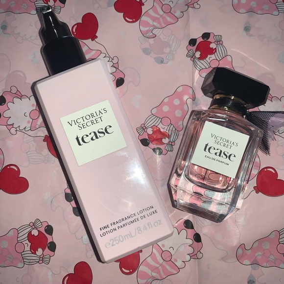 Victoria’s Secret Long Plush Robe & Tease Eau de Parfum Set - Picture 3 of 15